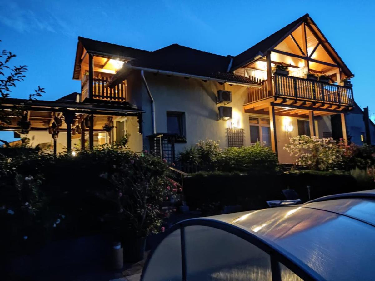 Haus Marika Hotel Siofok Luaran gambar