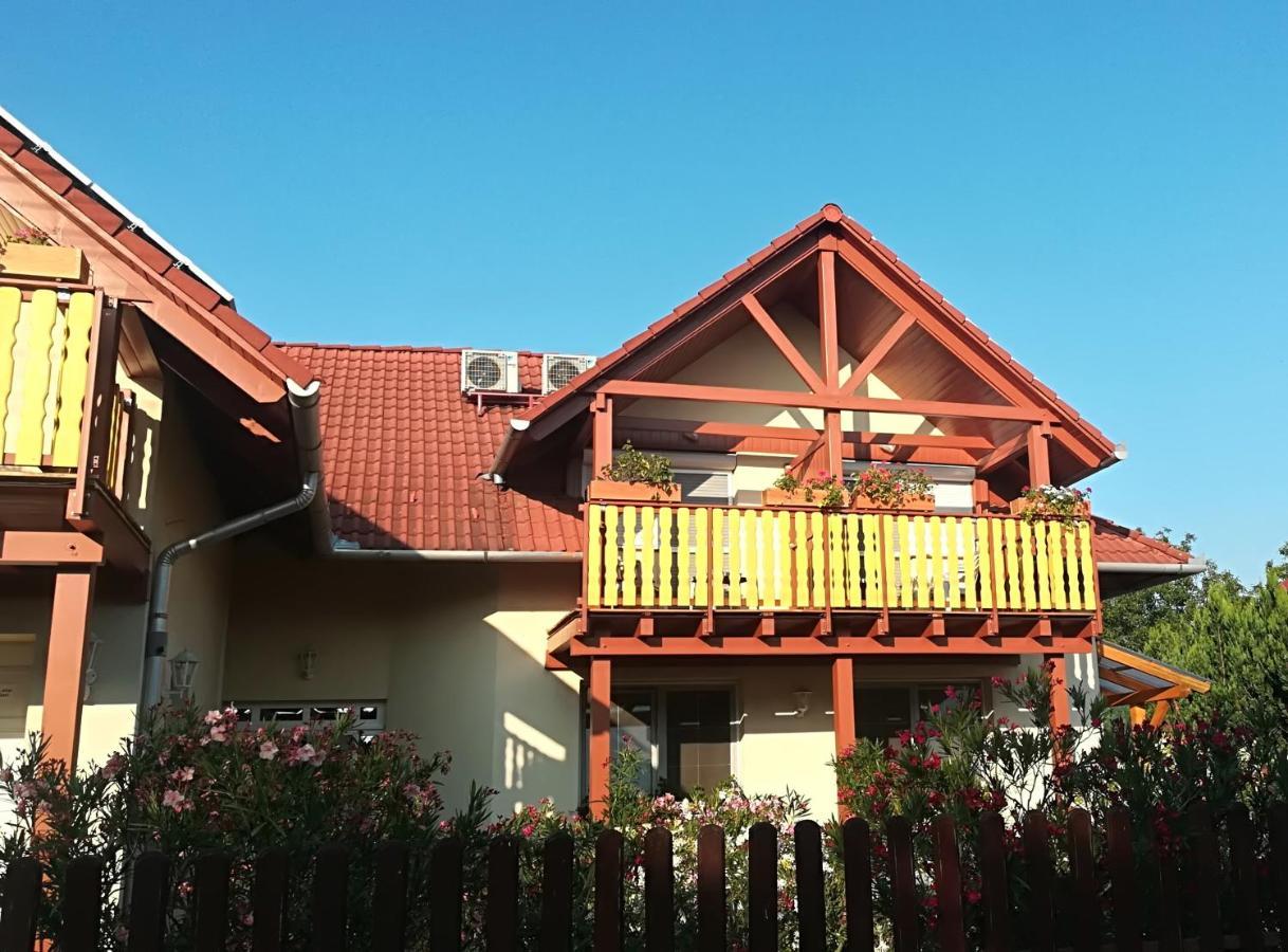 Haus Marika Hotel Siofok Luaran gambar