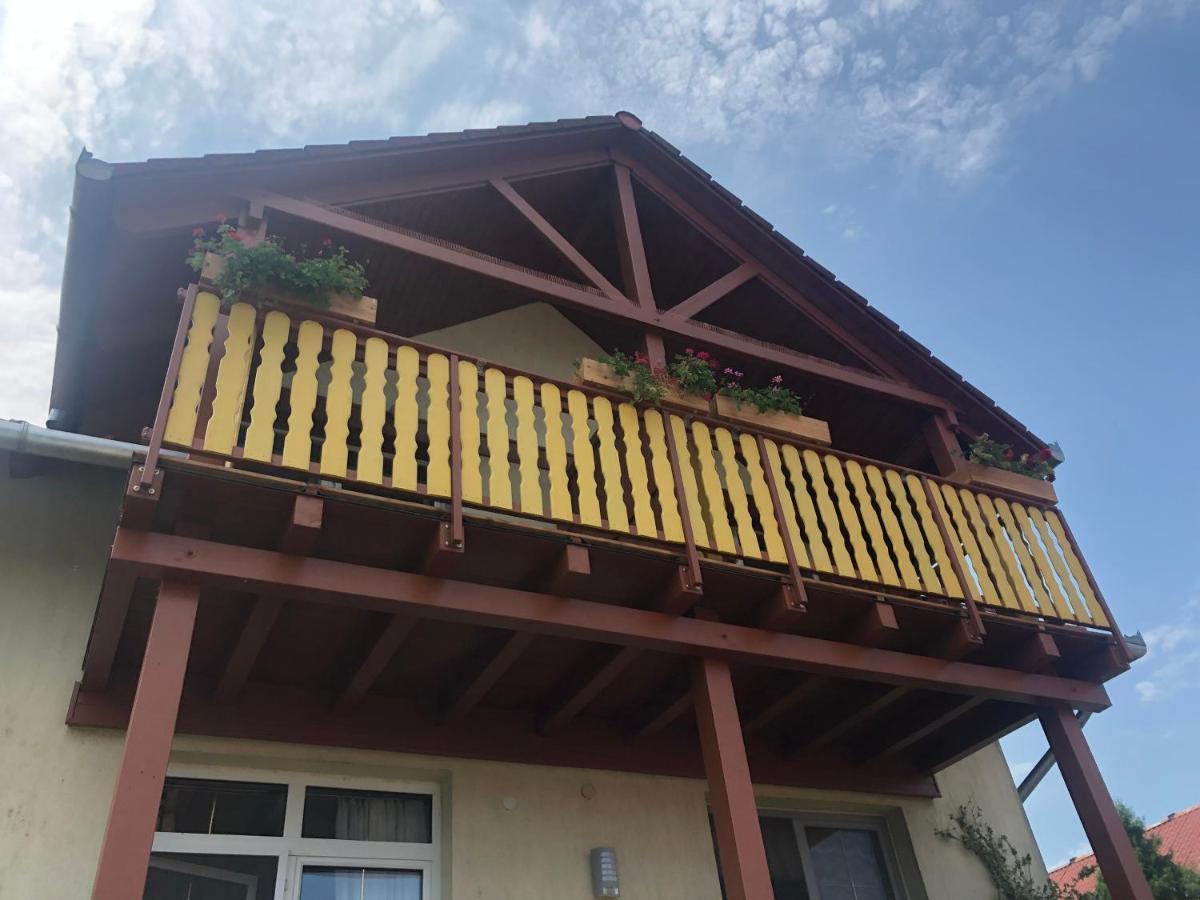 Haus Marika Hotel Siofok Luaran gambar