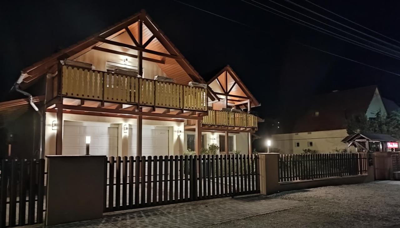 Haus Marika Hotel Siofok Luaran gambar