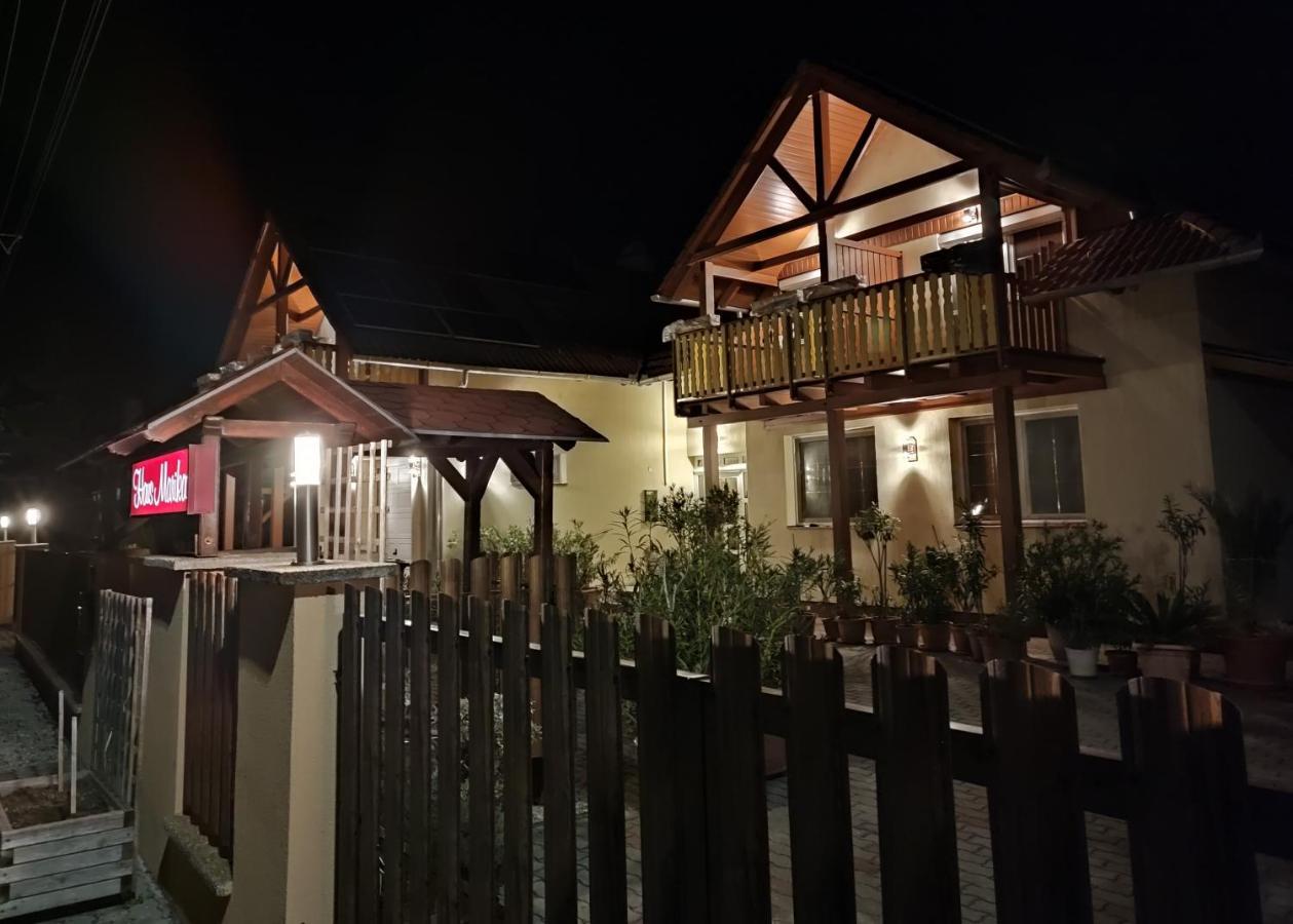 Haus Marika Hotel Siofok Luaran gambar