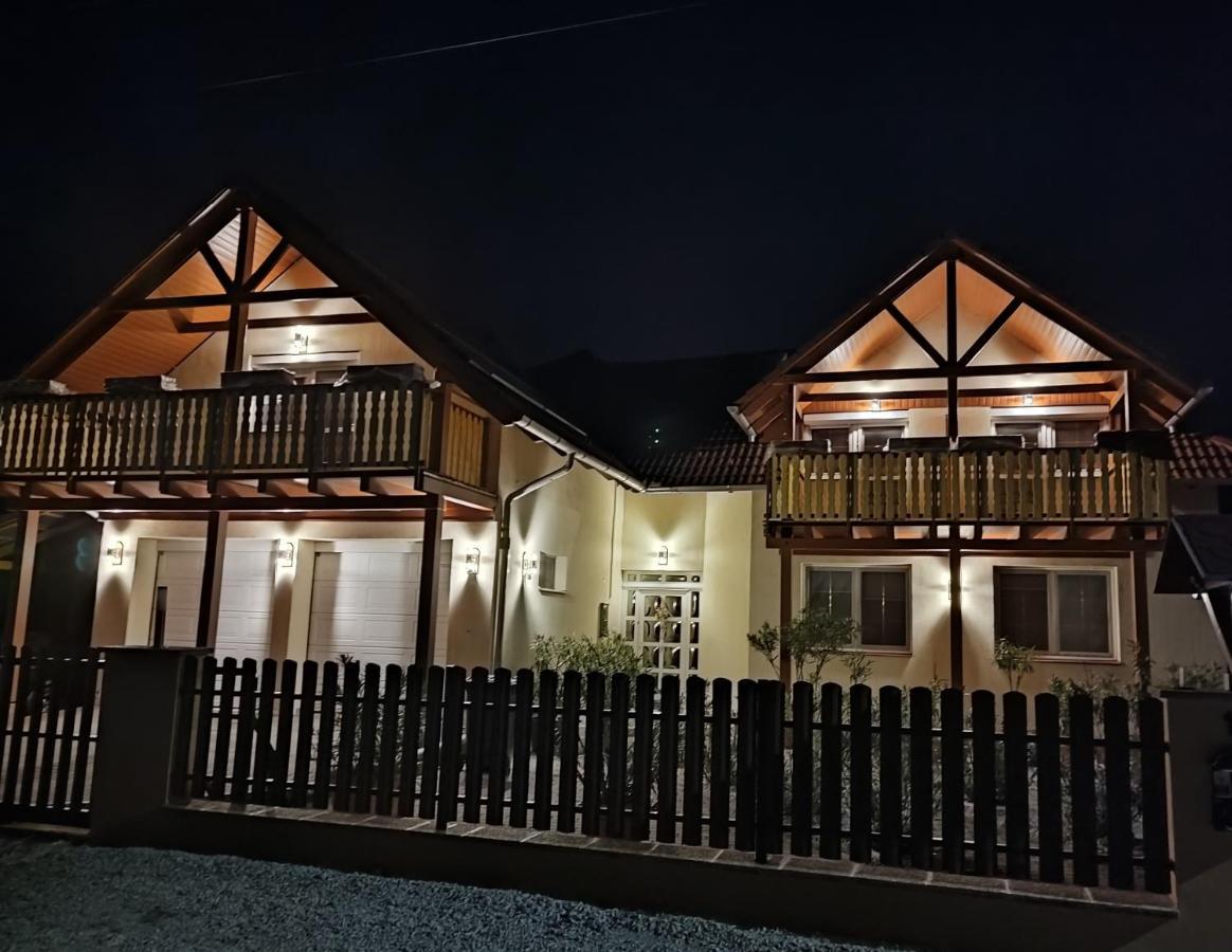 Haus Marika Hotel Siofok Luaran gambar