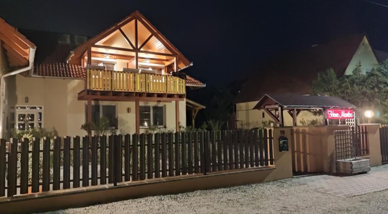 Haus Marika Hotel Siofok Luaran gambar